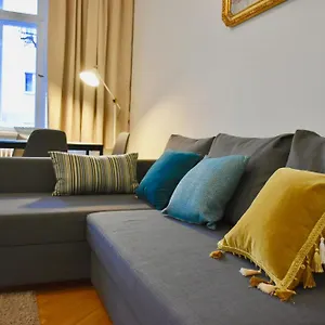 https://apartment-im-thuringer-hof.find-berlin-hotels.com